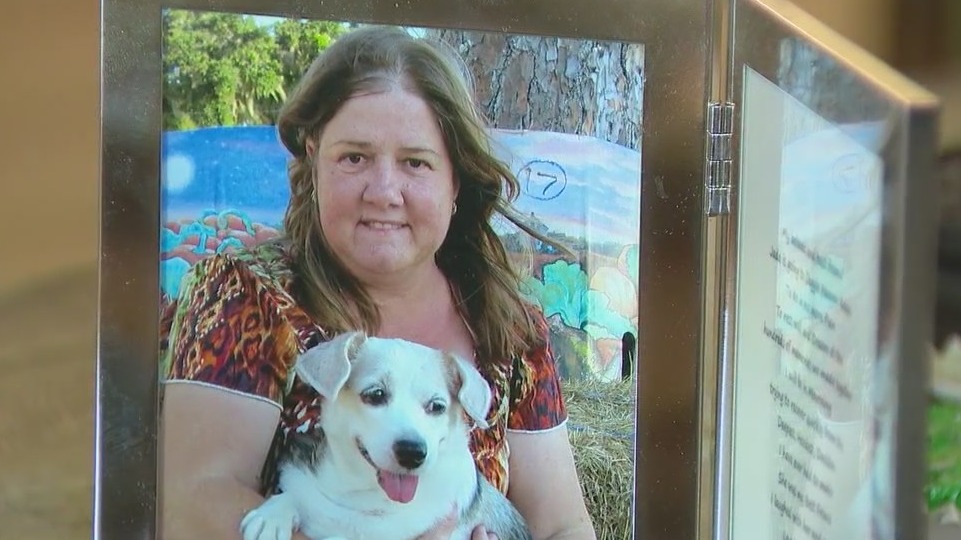 Florida man honors wife's memory by selling her Christmas collection